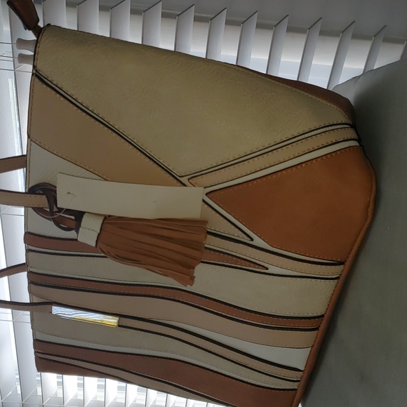 NEW Tote - Picture 11 of 13